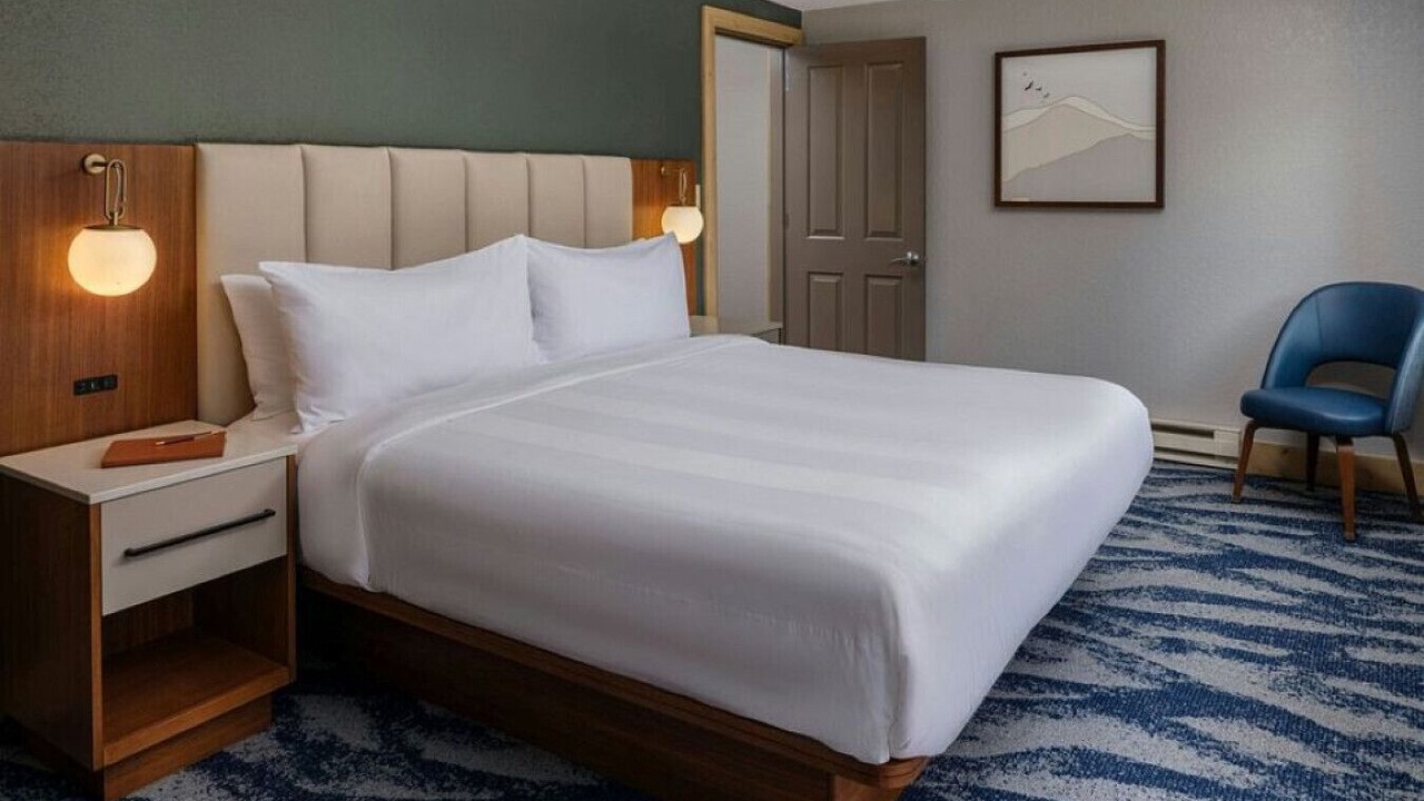 Photo of Bedroom in Peak 9