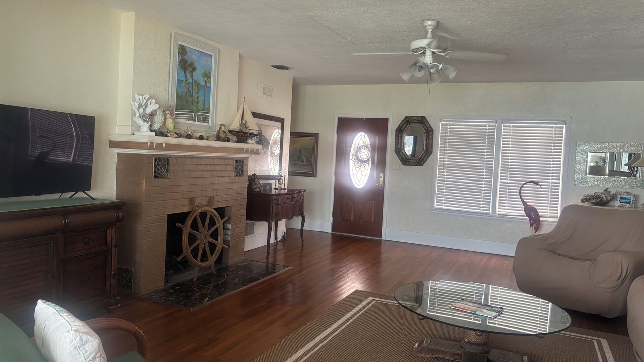 Photo of Livingroom in Clearwater Beach