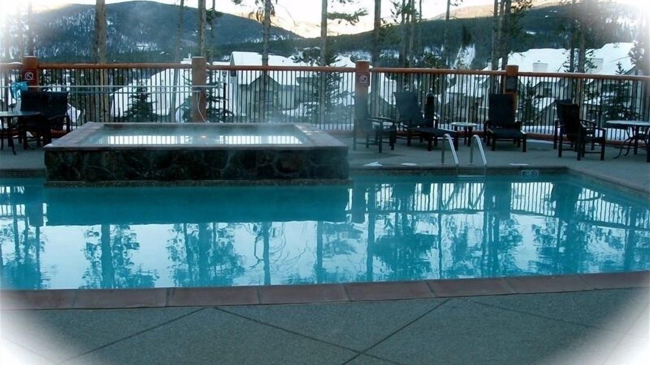 Photo of Outdoor in Four O'Clock