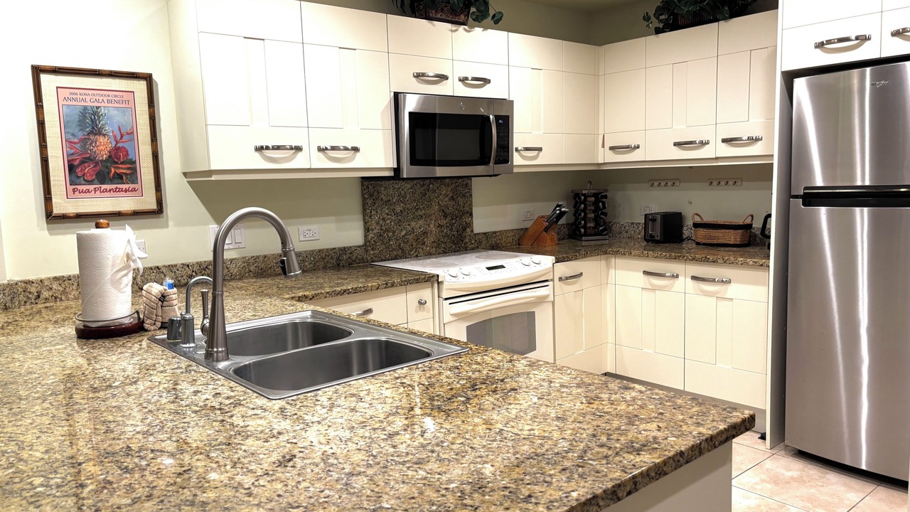 Photo of Kitchen in Kahaluu-Keauhou