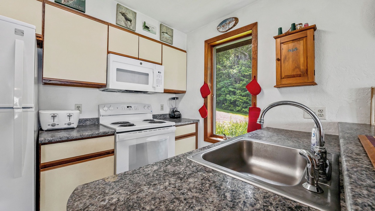 Photo of Kitchen in Rangeley Plantation