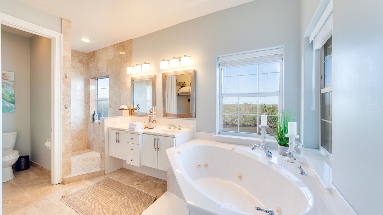 Photo of Bathroom in Pelican