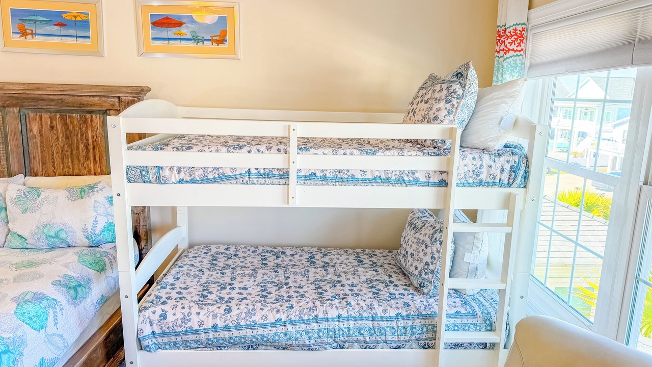 Photo of Bedroom in Cherry Grove Beach