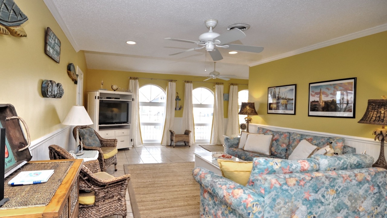 Photo of Livingroom in Ocean Isle Beach
