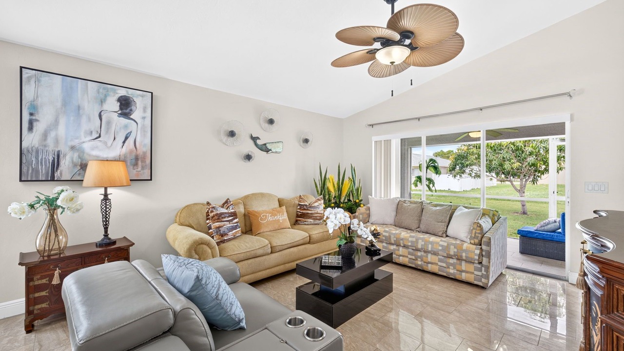 Photo of Livingroom in Pelican