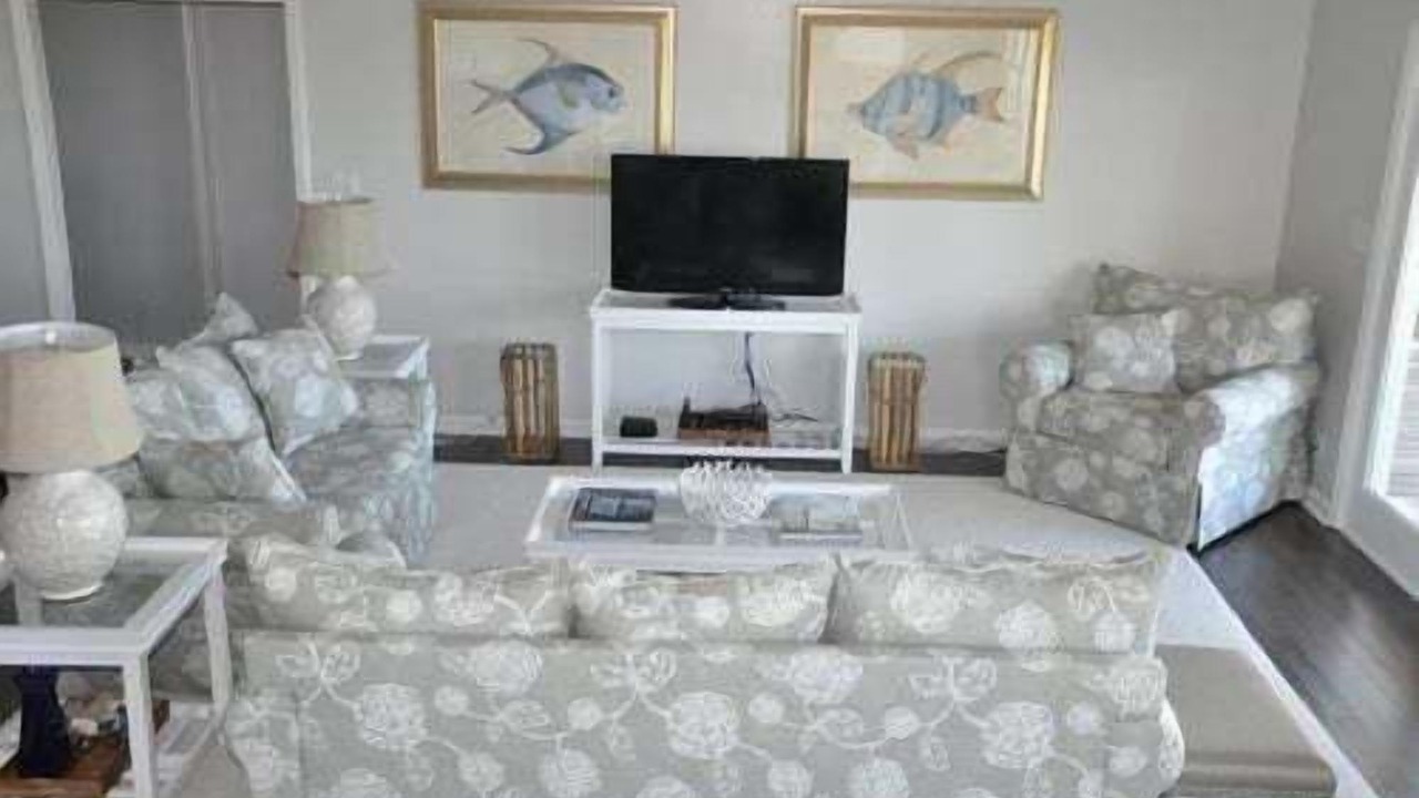 Photo of Livingroom in Holden Beach