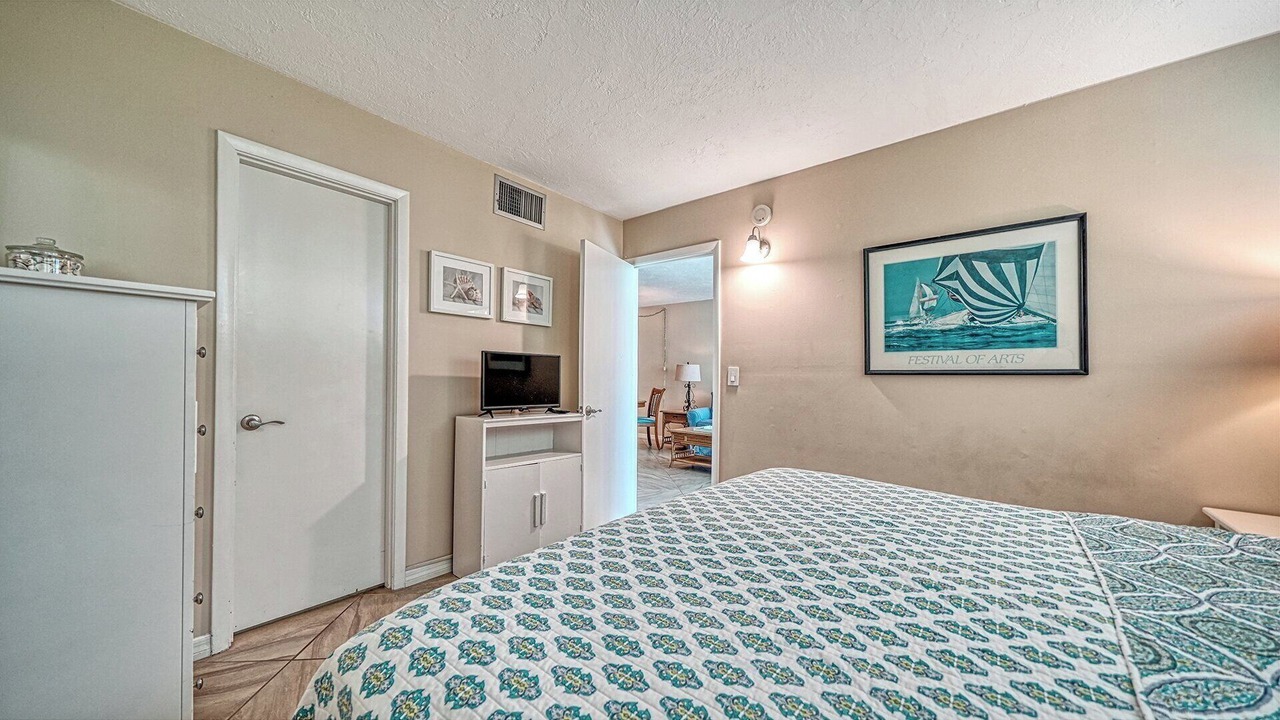 Photo of Bedroom in Longboat Key