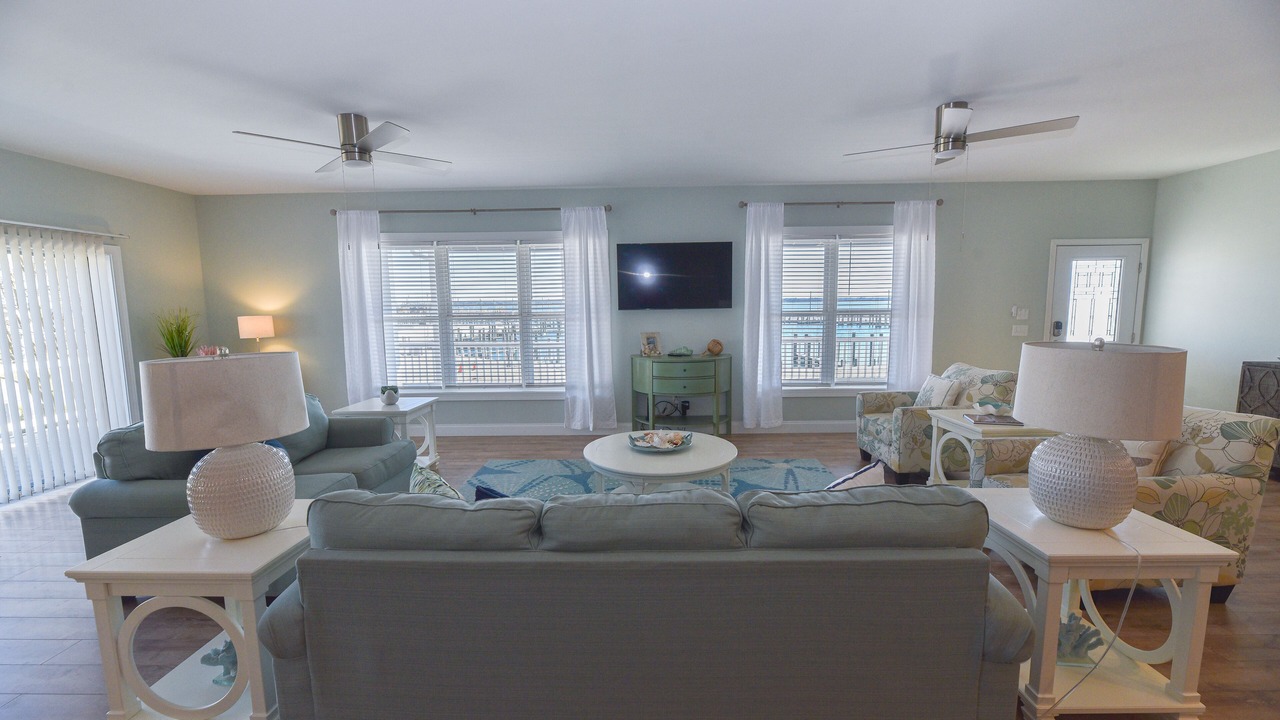 Photo of Livingroom in Long Neck