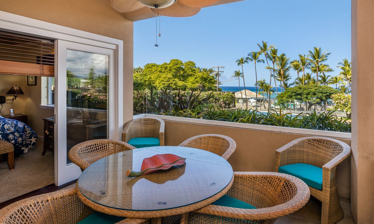 Photo of Outdoor in Kahaluu Bay
