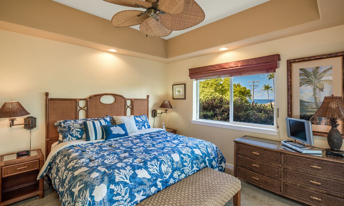 Photo of Bedroom in Kahaluu Bay