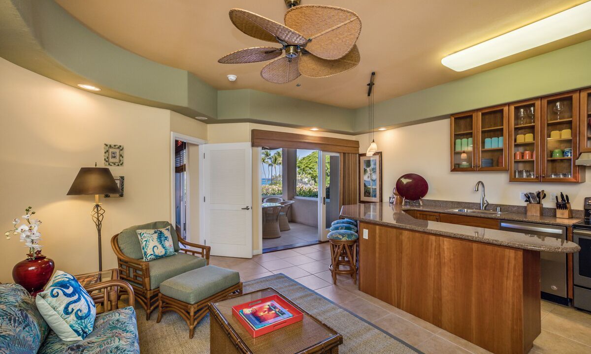 Photo of Livingroom in Kahaluu Bay