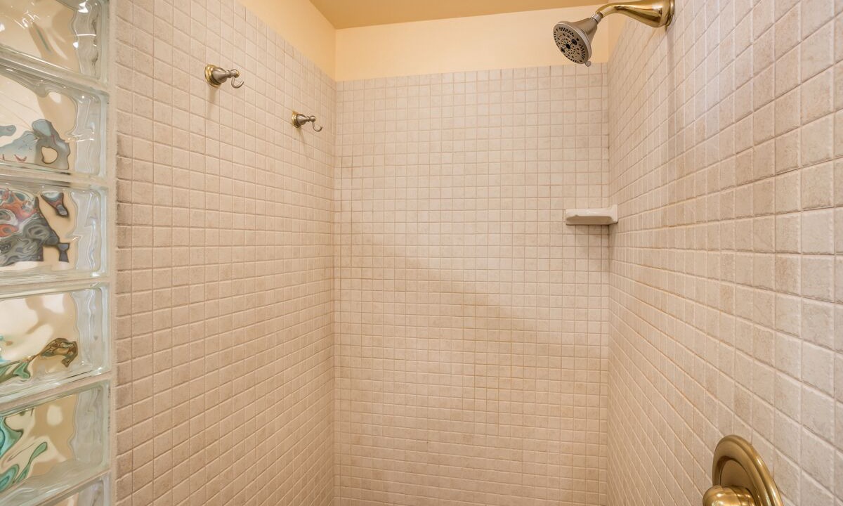 Photo of Bathroom in Kahaluu Bay
