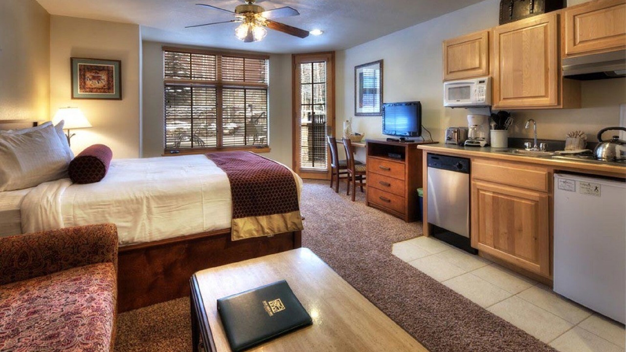 Photo of Bedroom in Four O'Clock