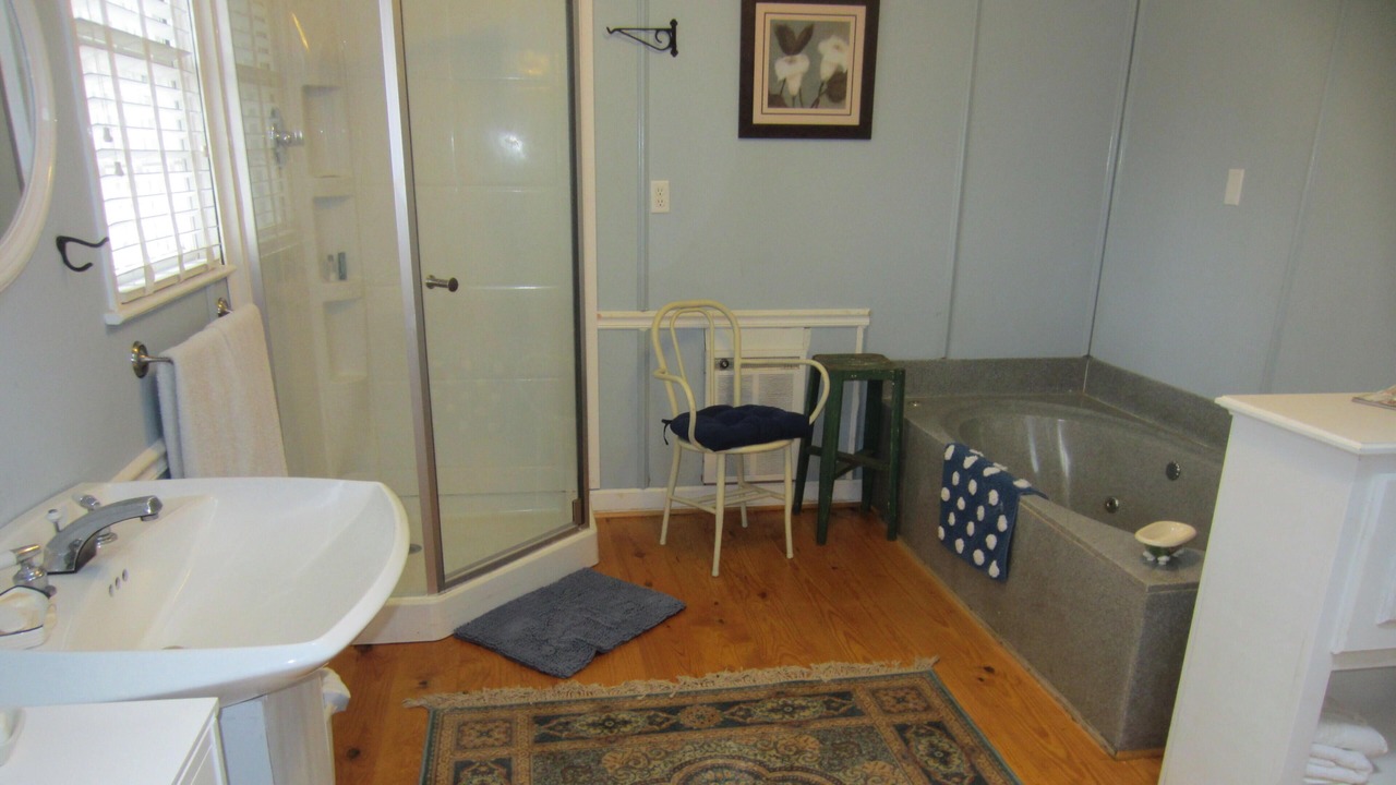 Photo of Bathroom in Rains