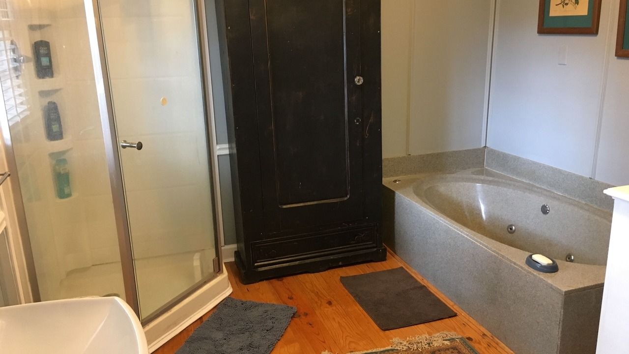 Photo of Bathroom in Rains