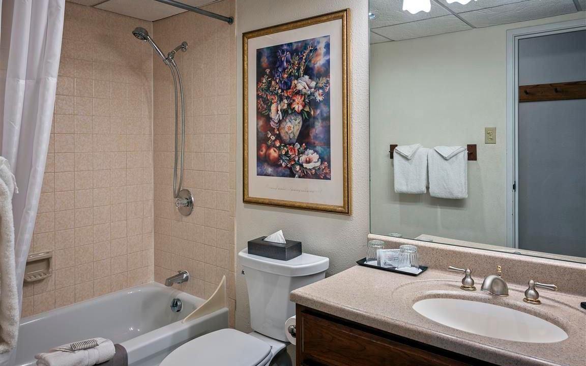 Photo of Bathroom in Four O'Clock