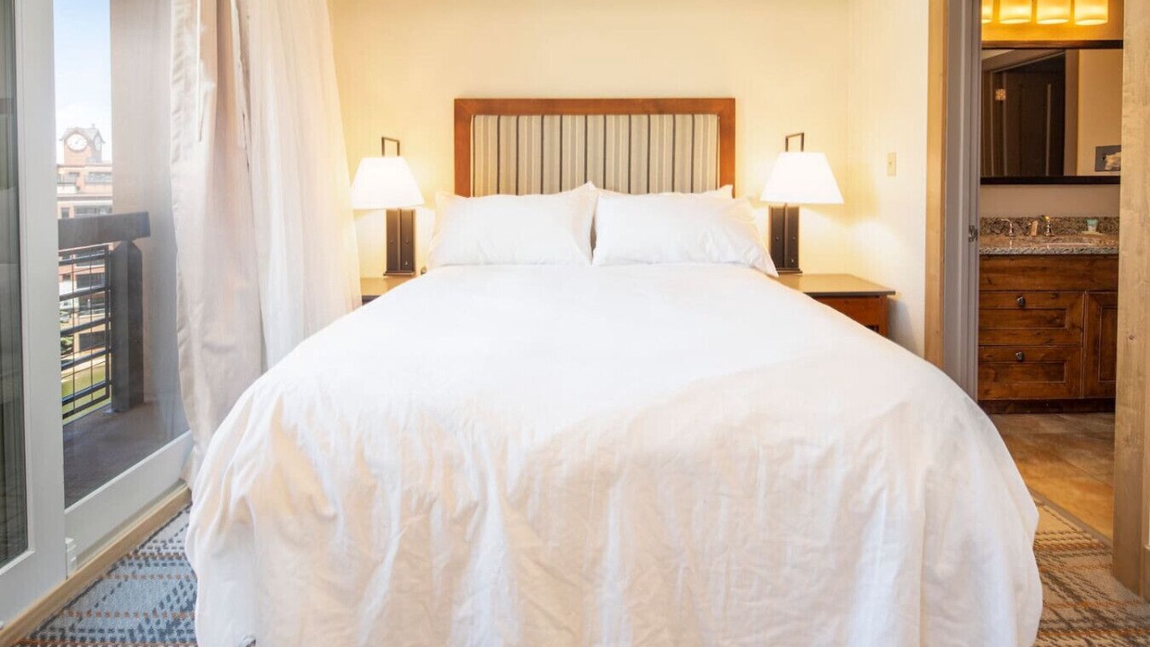 Photo of Bedroom in Peak 9