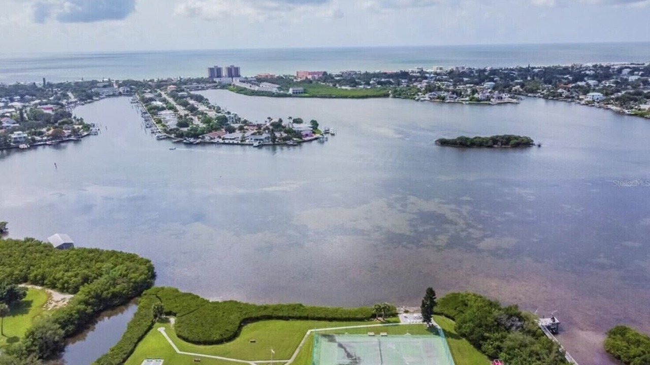 Photo of Others in Largo