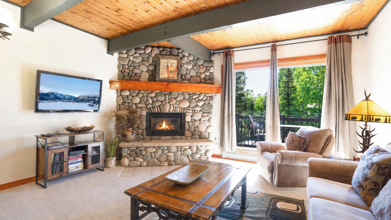 Photo of Livingroom in Four O'Clock