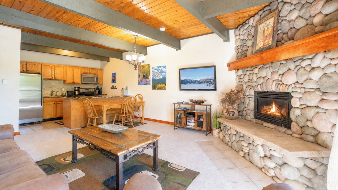 Photo of Livingroom in Four O'Clock