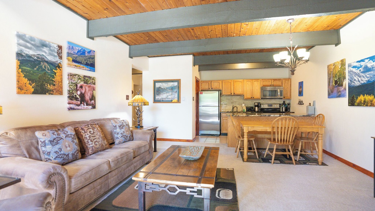 Photo of Livingroom in Four O'Clock