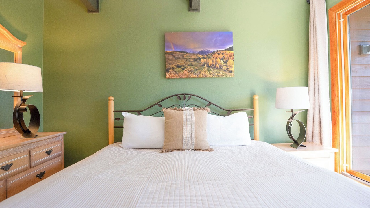 Photo of Bedroom in Four O'Clock
