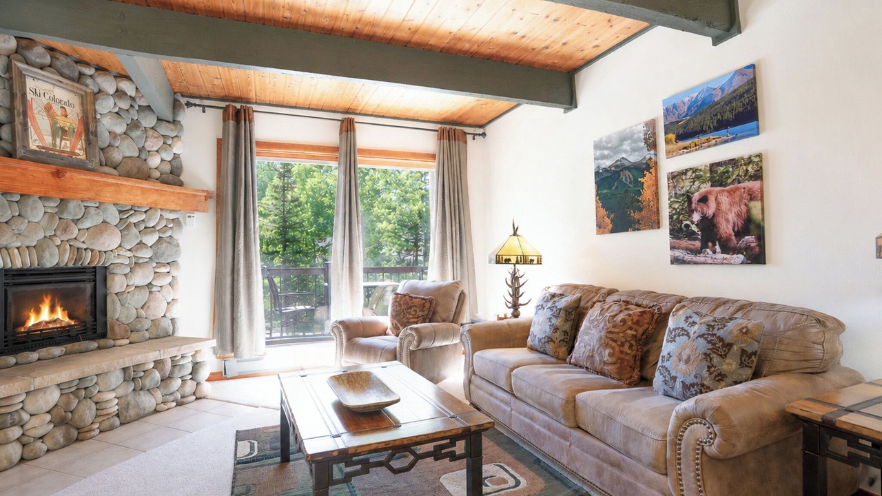 Photo of Livingroom in Four O'Clock