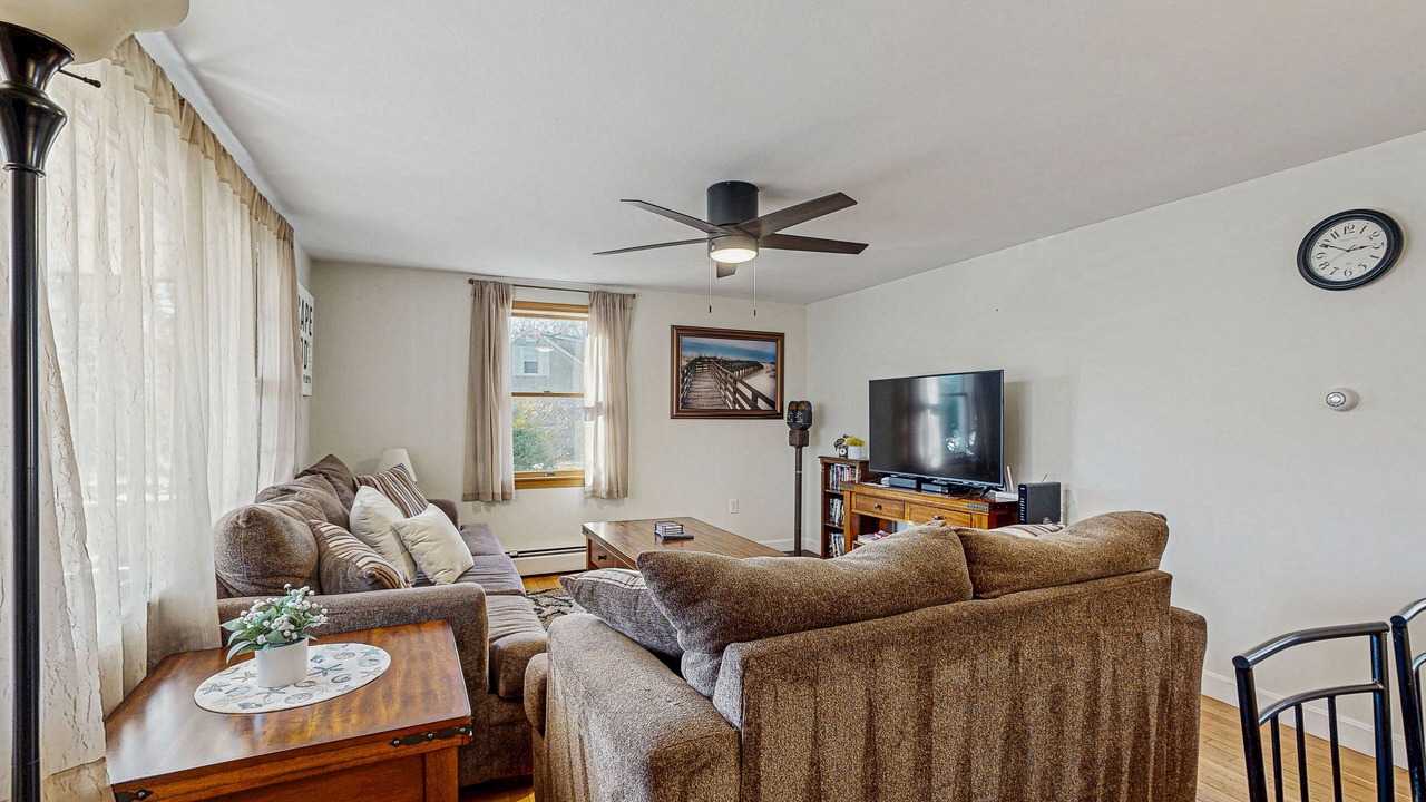 Photo of Livingroom in Falmouth Heights