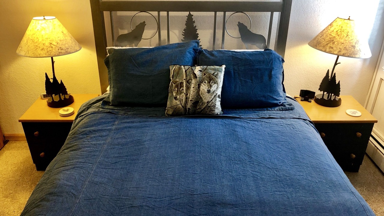 Photo of Bedroom in Peak 8