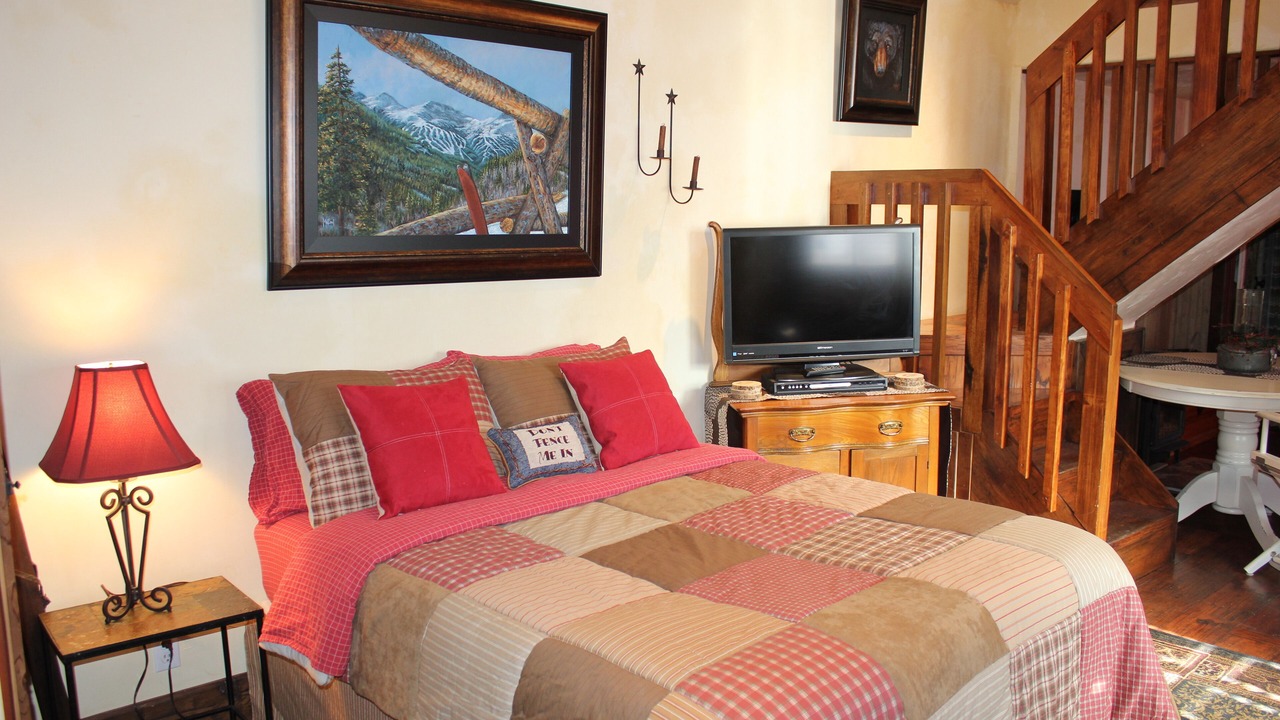 Photo of Bedroom in Historic District