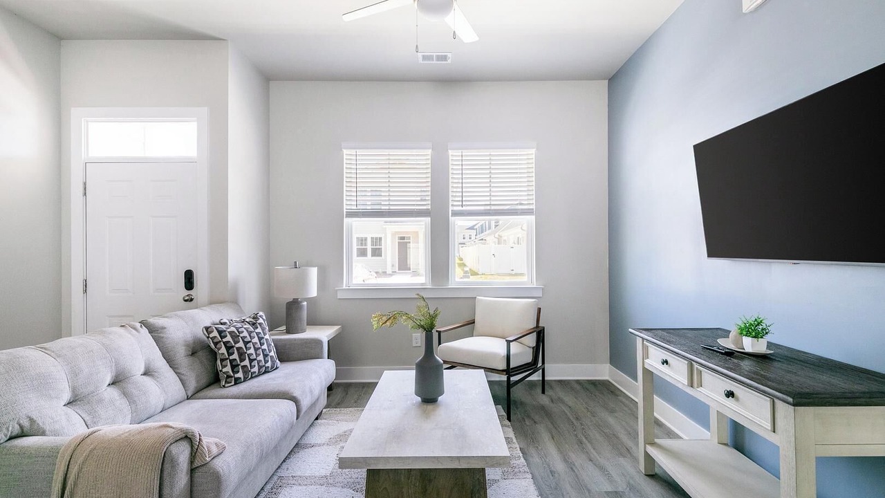 Photo of Livingroom in Longs