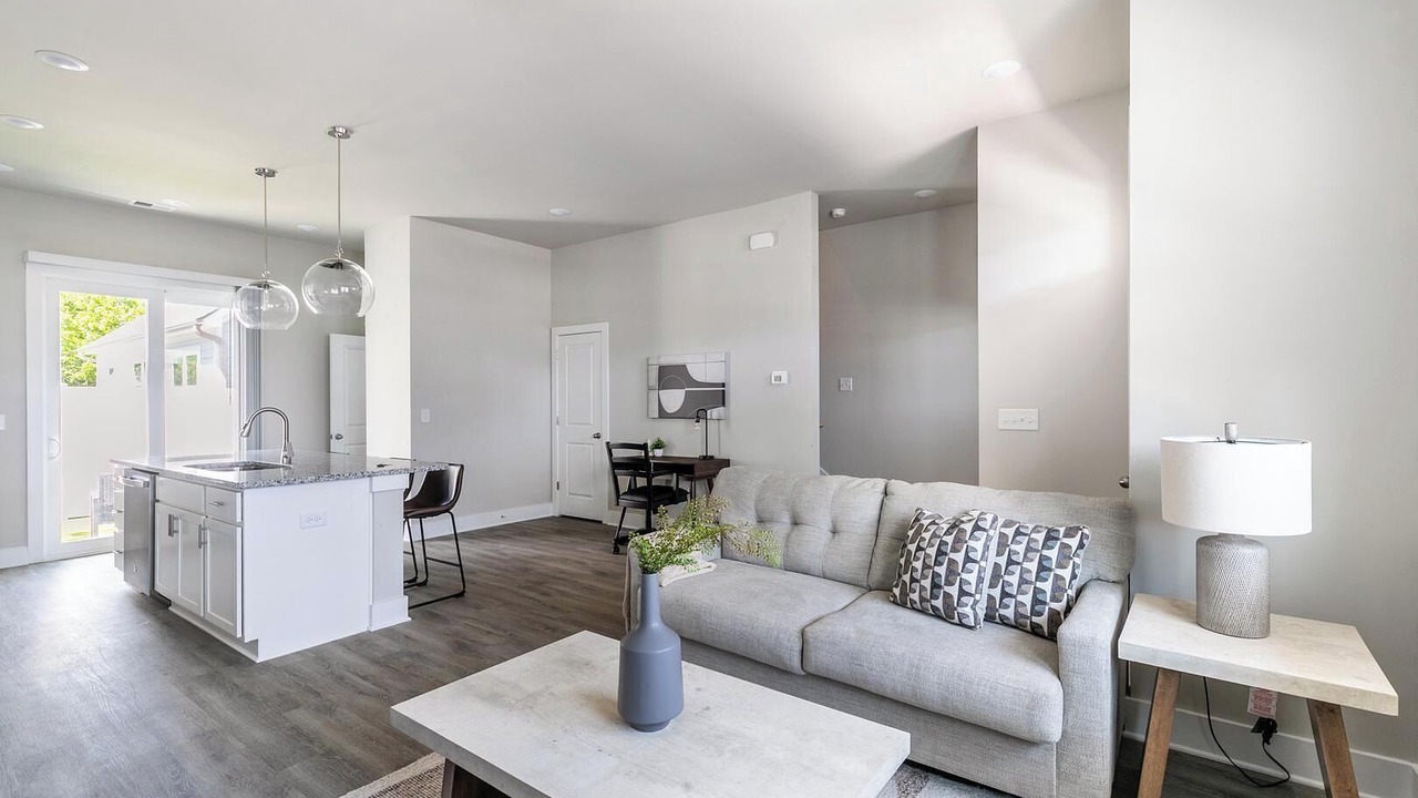 Photo of Livingroom in Longs