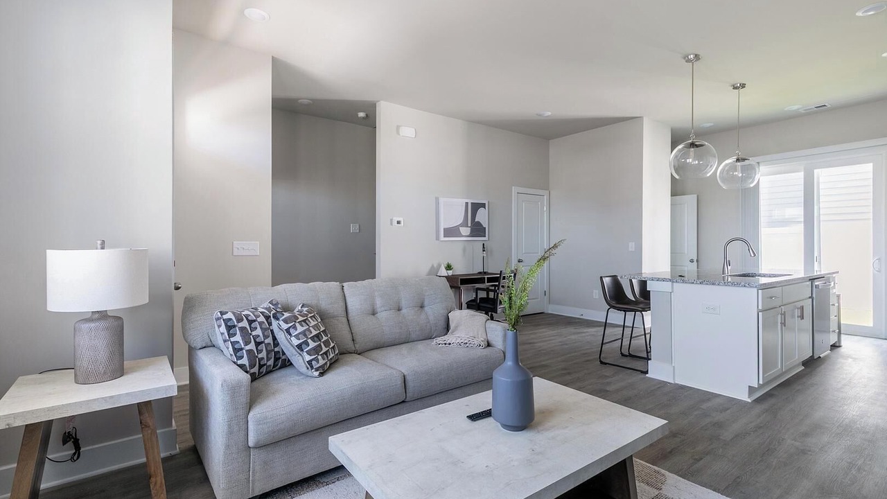 Photo of Livingroom in Longs