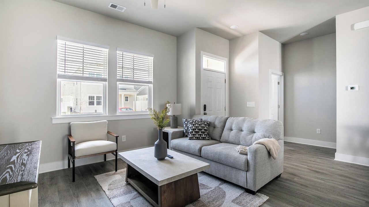 Photo of Livingroom in Longs