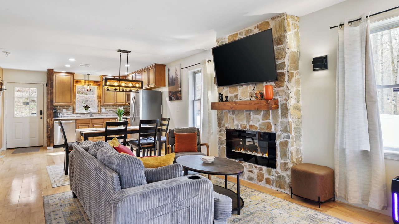 Photo of Livingroom in Riverside Estates