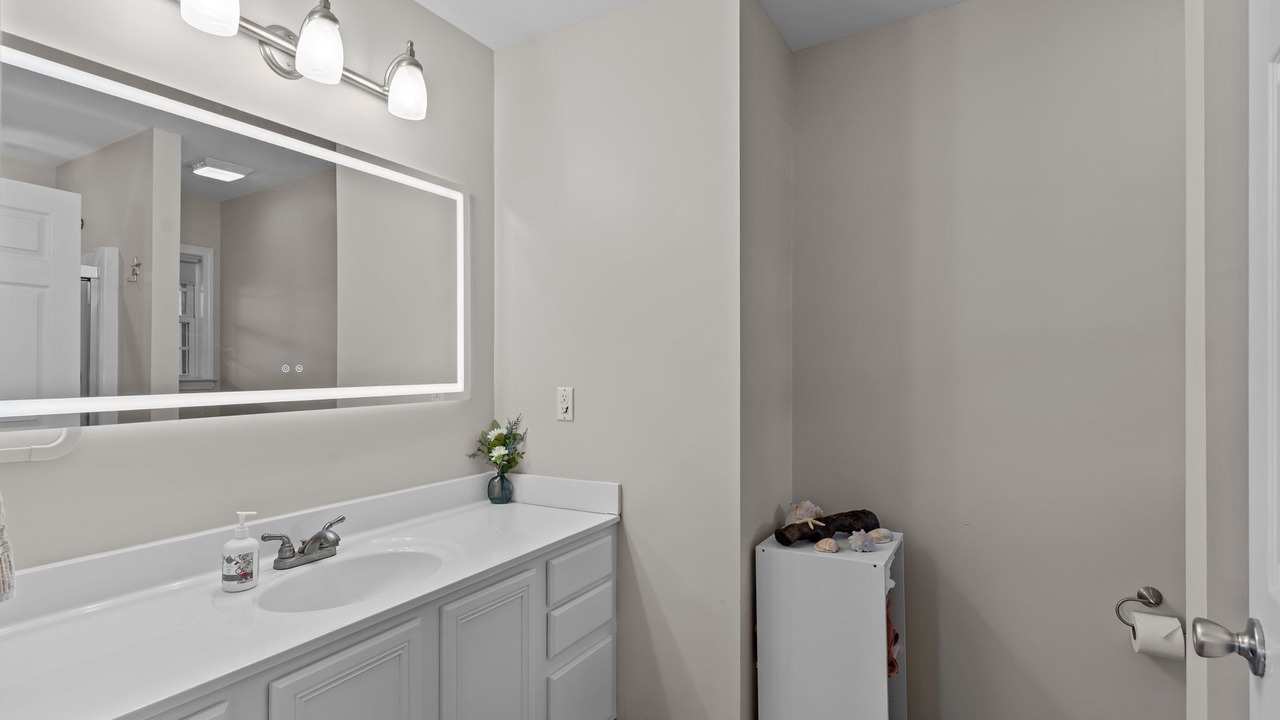 Photo of Bathroom in Tranquil Harbour