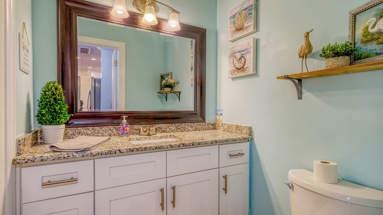 Photo of Bathroom in Anona