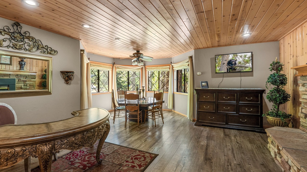 Photo of Bedroom in Big Bear Lake
