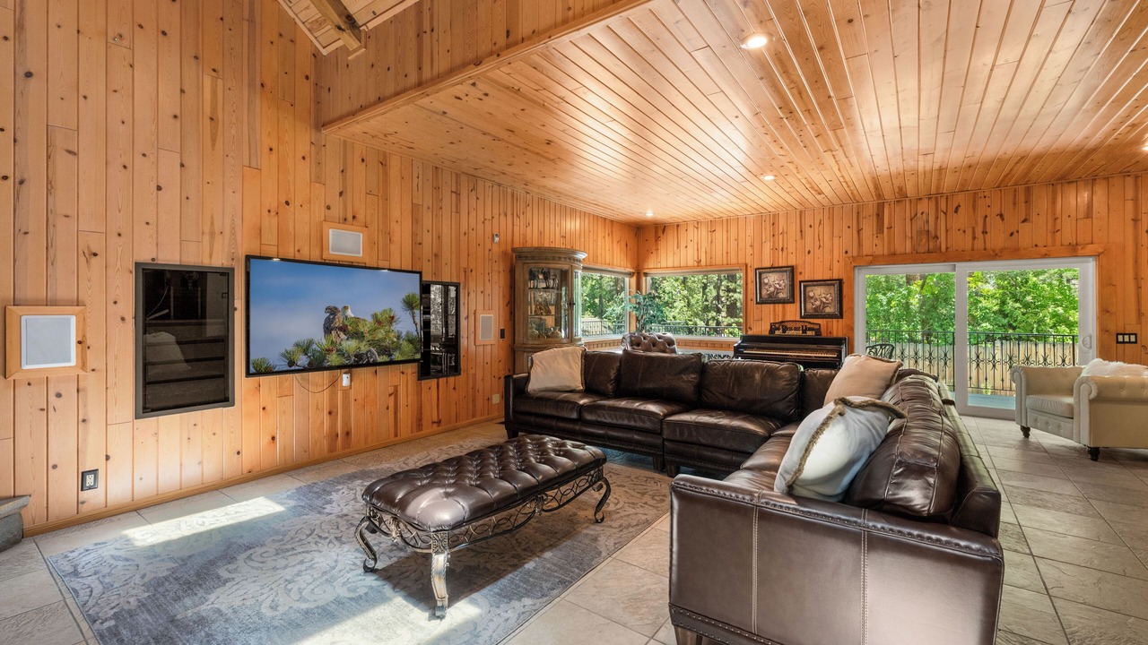 Photo of Livingroom in Big Bear Lake