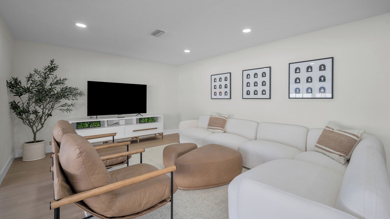 Photo of Livingroom in Harbor Hills
