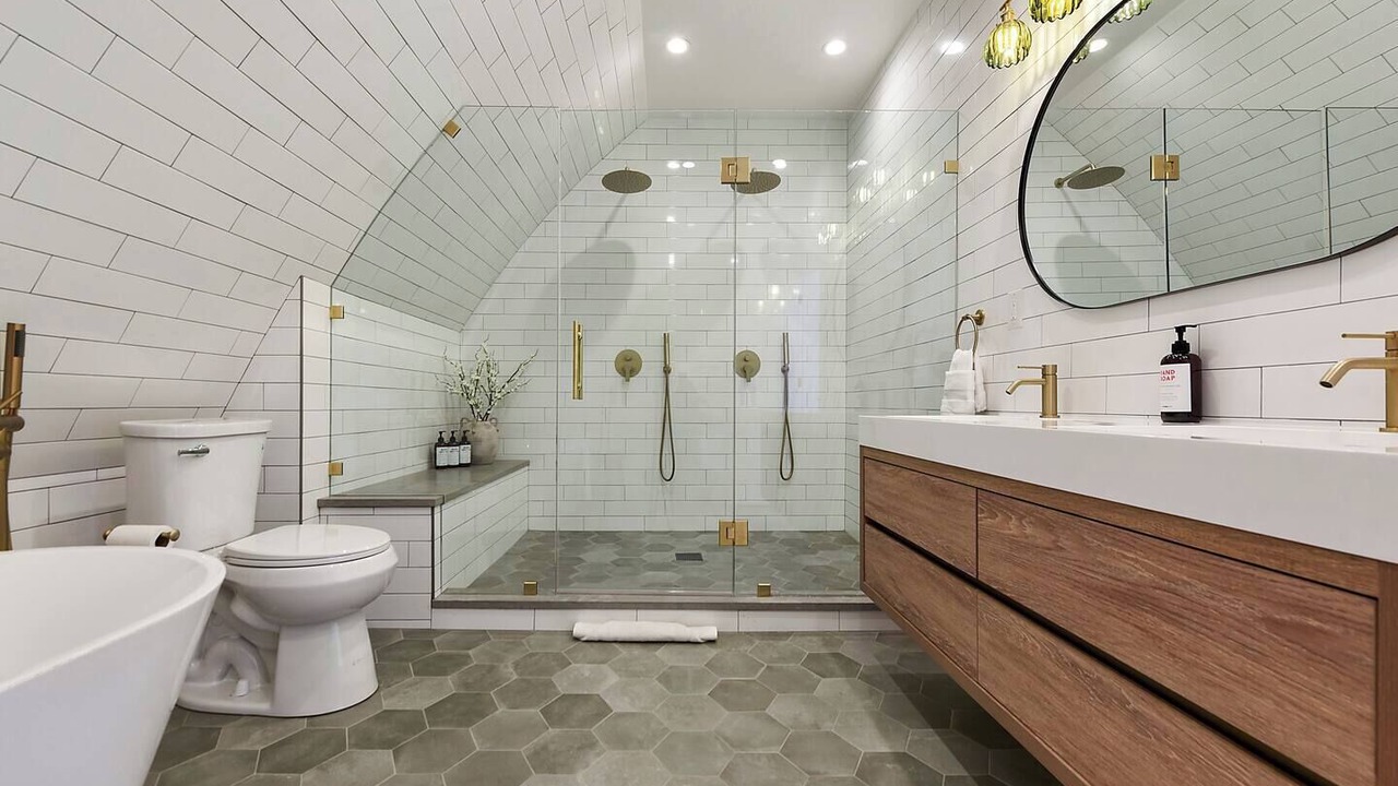 Photo of Bathroom in East Allegheny