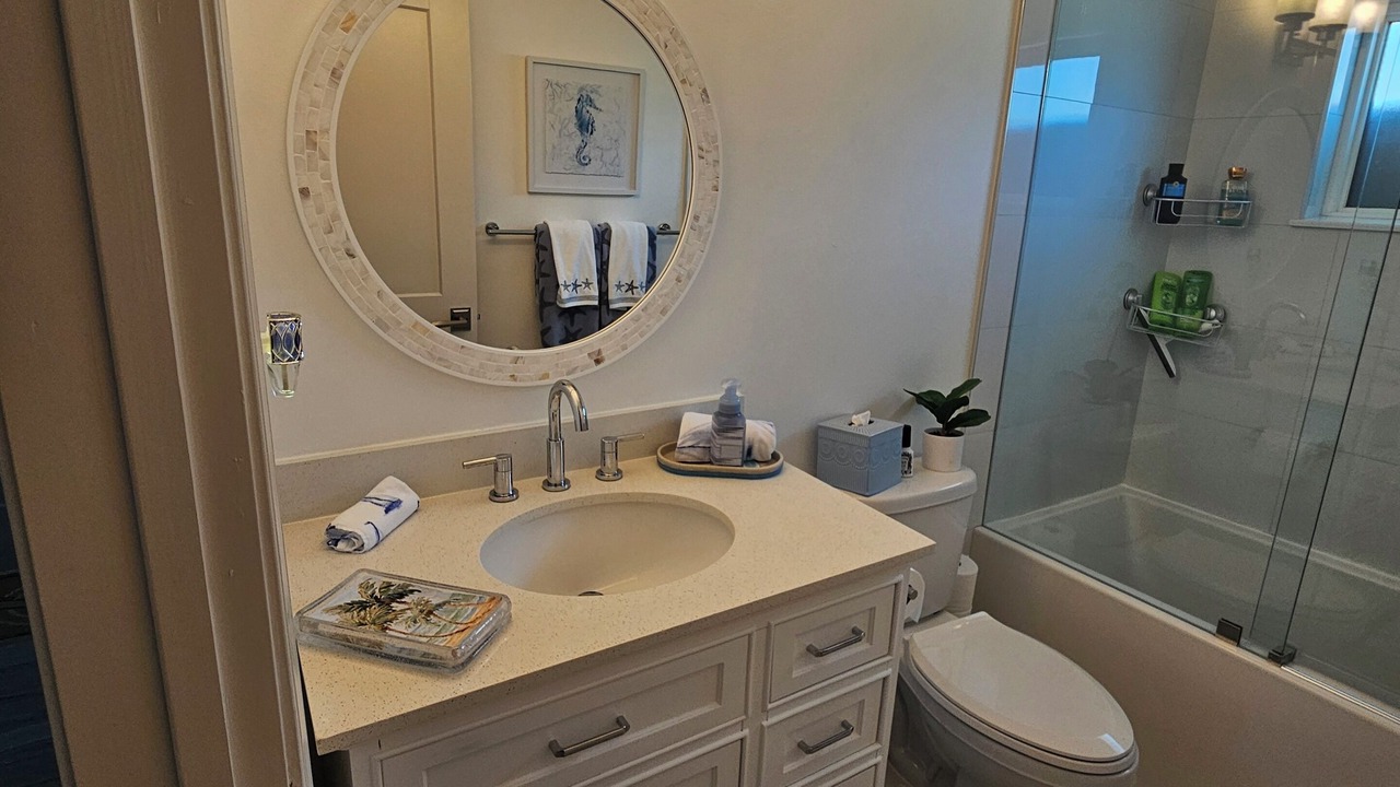 Photo of Bathroom in Harbor Hills