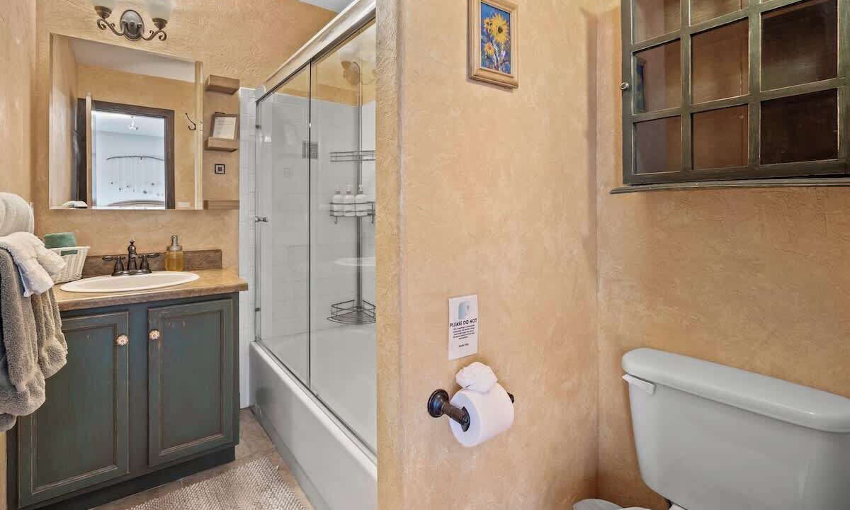 Photo of Bathroom in Black Hawk