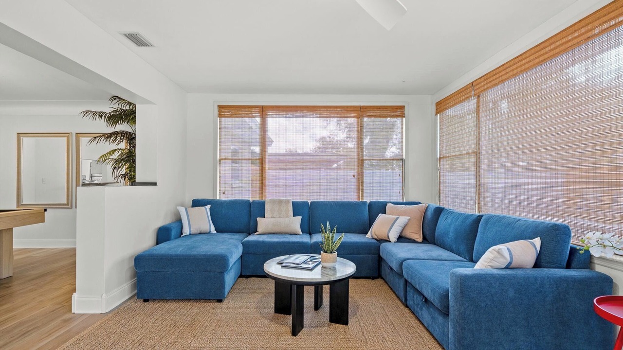 Photo of Livingroom in Harbor Hills