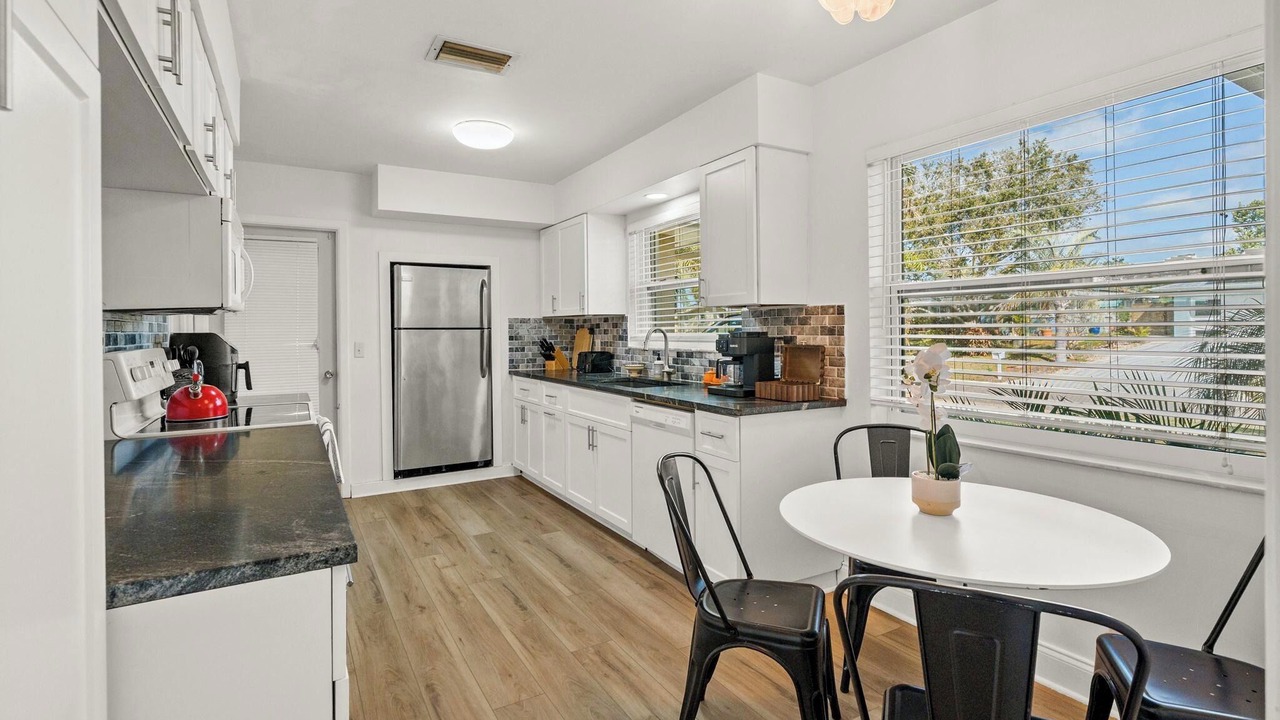 Photo of Kitchen in Harbor Hills