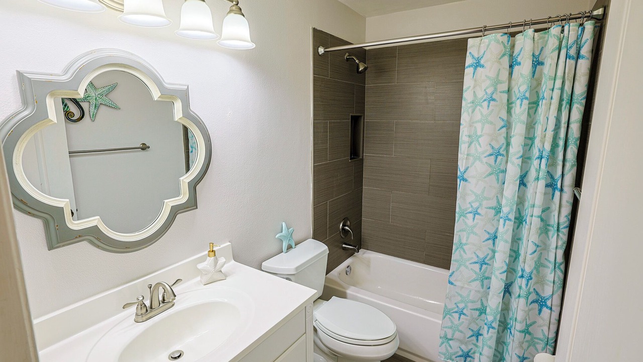 Photo of Bathroom in South Gate Ridge
