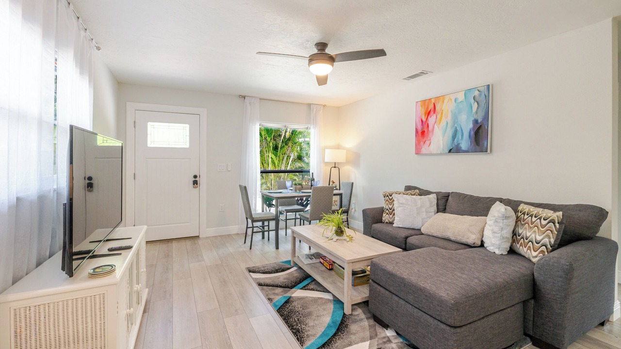 Photo of Livingroom in Gillespie Park