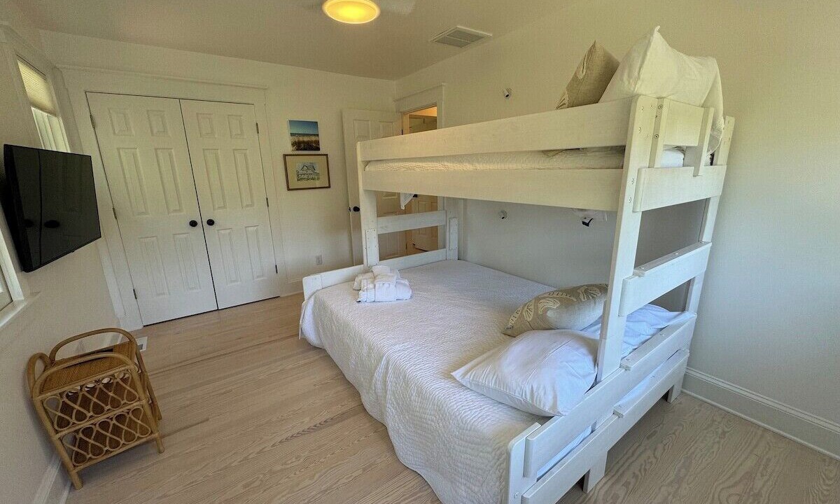 Photo of Bedroom in Flora's Bluff