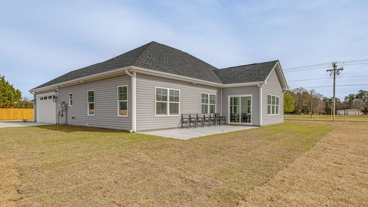 Photo of Outdoor in Loris