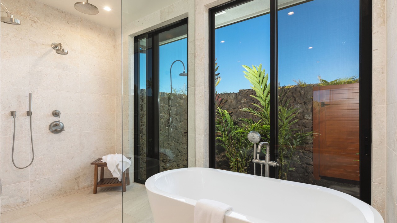 Photo of Bathroom in Waikoloa